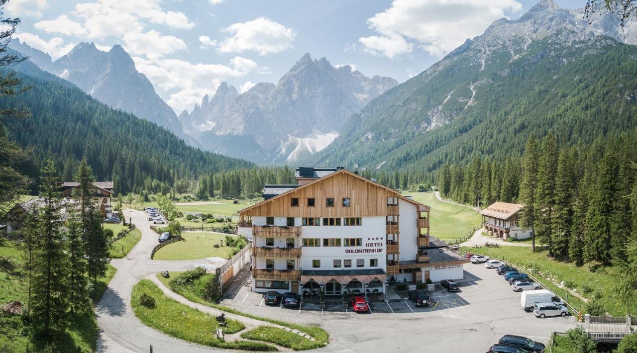 Hotel Dolomitenhof & Chalet Alte Post Sexten Екстериор снимка