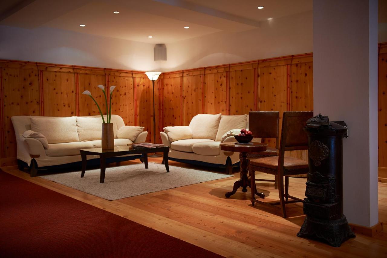 Hotel Dolomitenhof & Chalet Alte Post Sexten Екстериор снимка