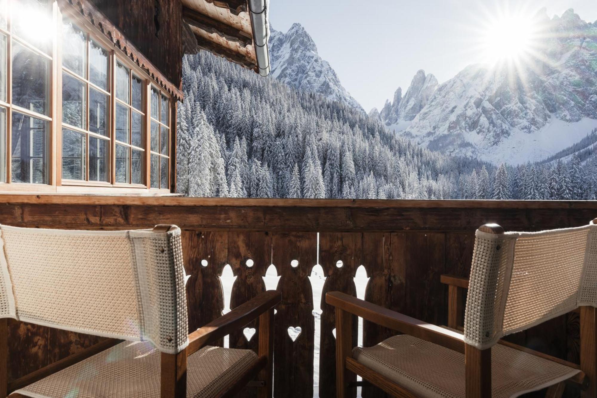 Hotel Dolomitenhof & Chalet Alte Post Sexten Екстериор снимка