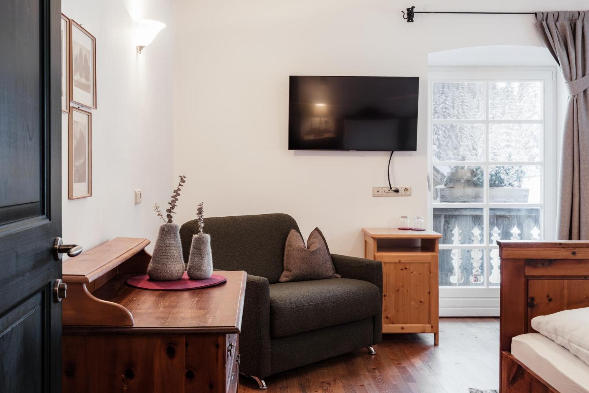 Hotel Dolomitenhof & Chalet Alte Post Sexten Екстериор снимка