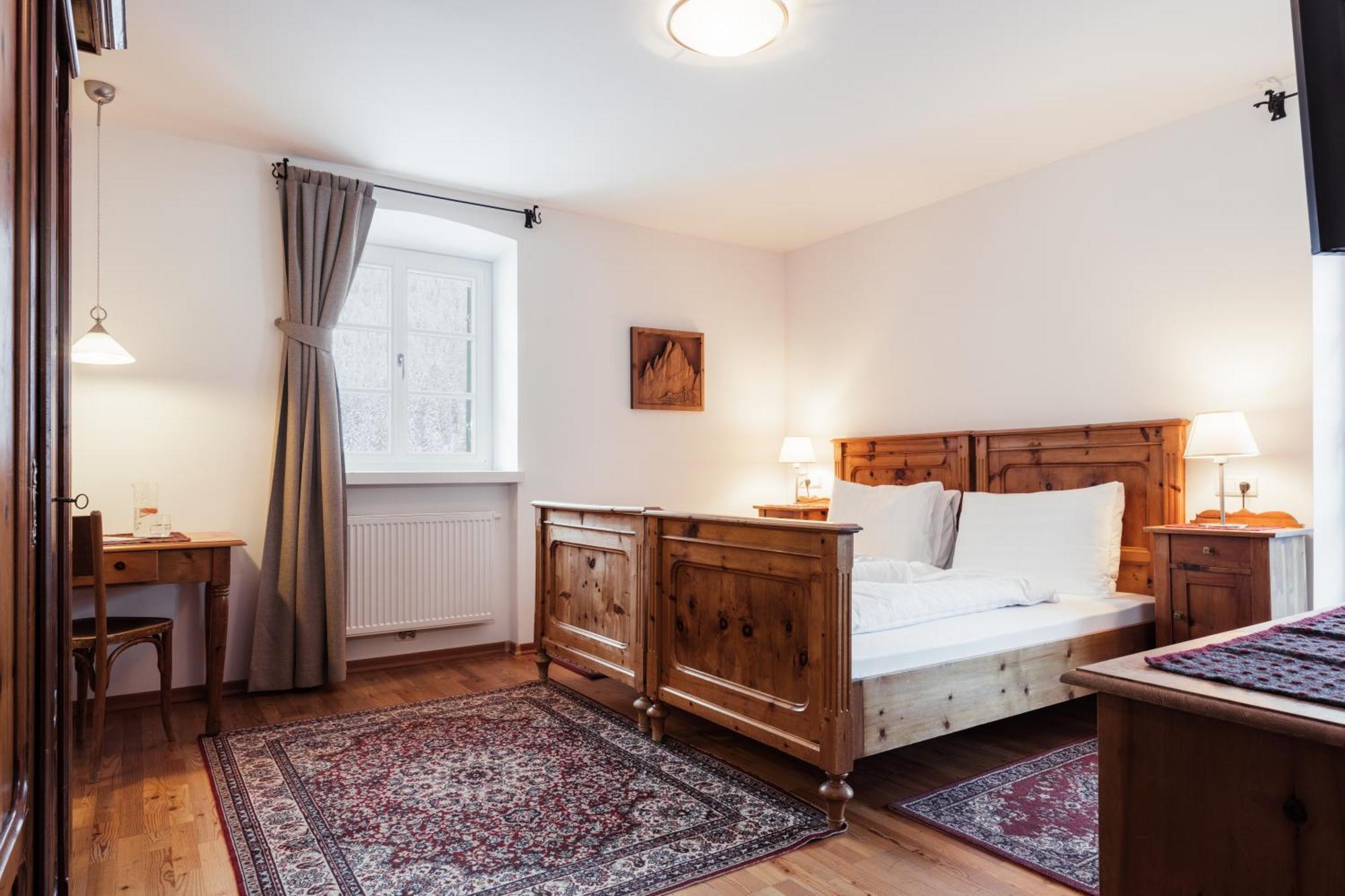 Hotel Dolomitenhof & Chalet Alte Post Sexten Екстериор снимка