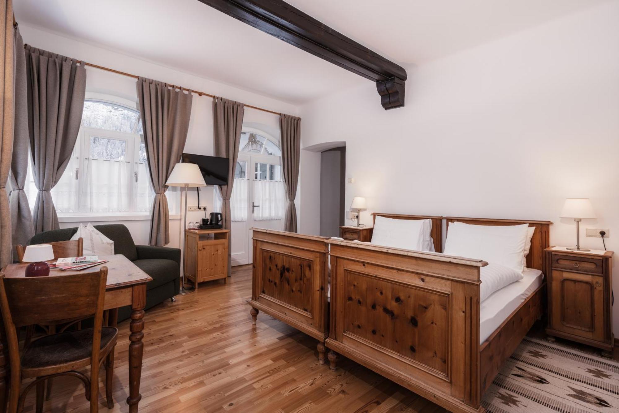 Hotel Dolomitenhof & Chalet Alte Post Sexten Екстериор снимка