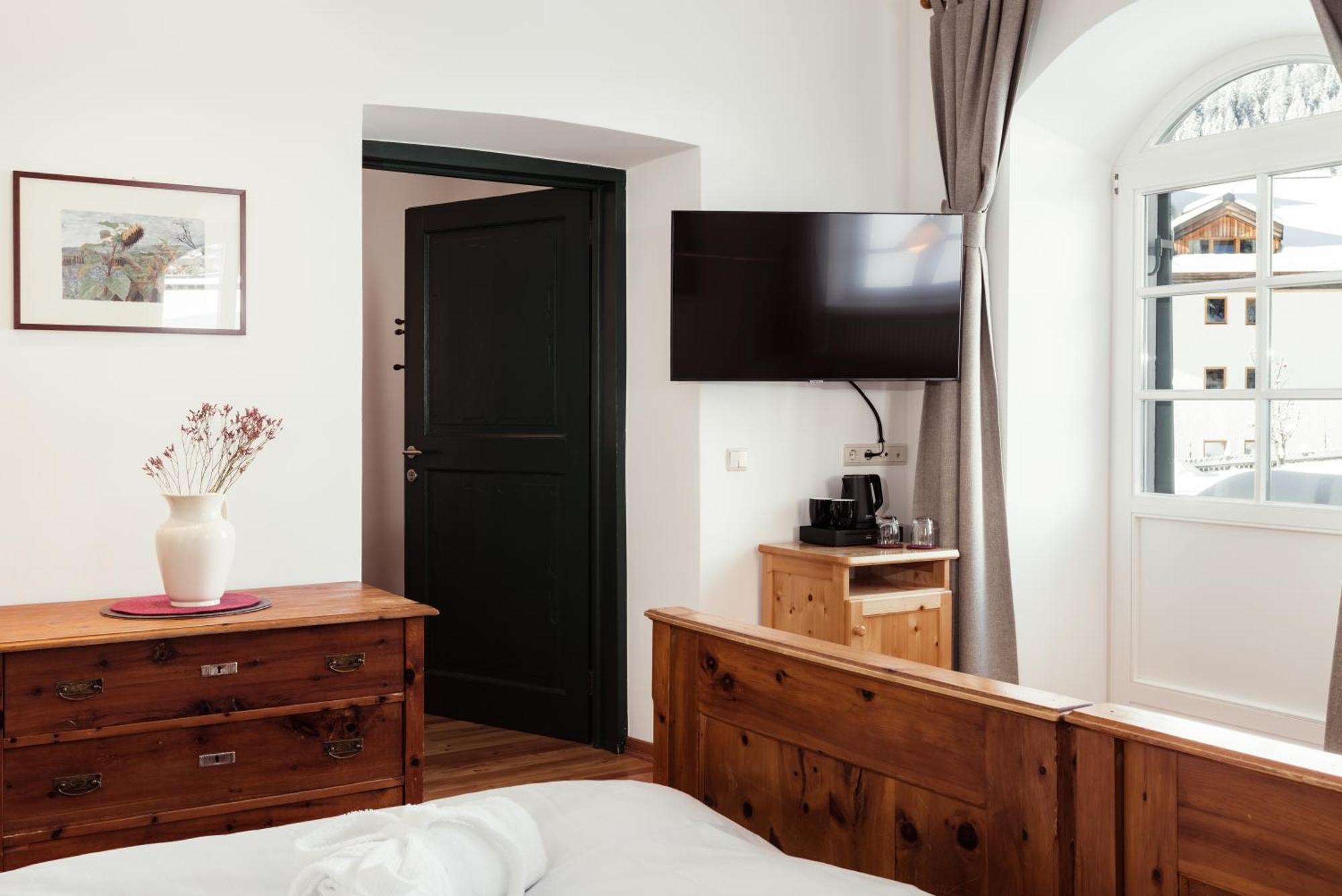 Hotel Dolomitenhof & Chalet Alte Post Sexten Екстериор снимка