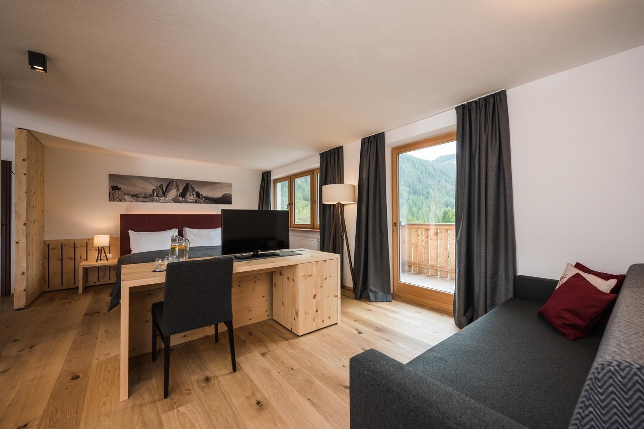 Hotel Dolomitenhof & Chalet Alte Post Sexten Екстериор снимка