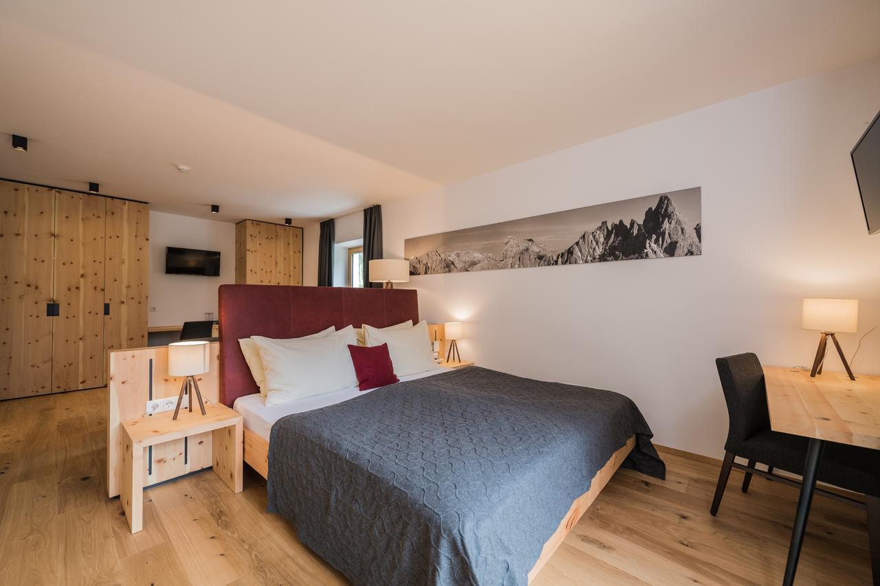 Hotel Dolomitenhof & Chalet Alte Post Sexten Екстериор снимка